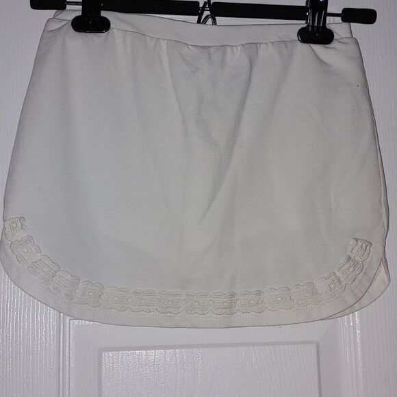 Crown & Ivy white lace trim skirt/skort Sz M NWOT - Picture 1 of 5